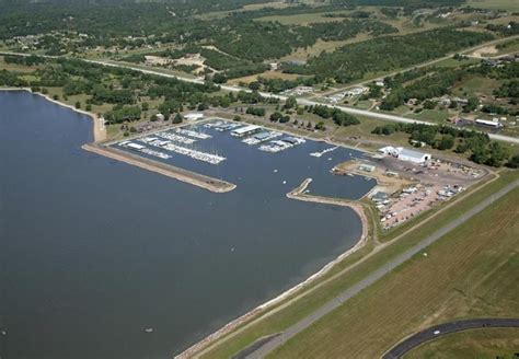 Lewis & Clark Marina – Full Service Marina • 400+ Wet Slips •。